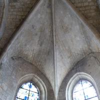 Cathédrale Saint-Maclou de Pontoise - Interior, north ambulatory, radiating chapel, rib vaults