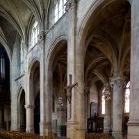 Cathédrale Saint-Maclou de Pontoise - Interior, north nave elevation looking west