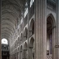 Cathédrale Notre-Dame de Rouen - Interior, nave looking northwest