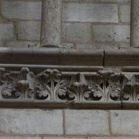 Cathédrale Notre-Dame de Rouen - Interior, chevet, north triforium, cornice shelf