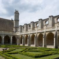 Abbaye de Royaumont - Exterior, cloister
