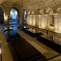 Basilique de Saint-Denis - Interior, crypt, central room looking southeast