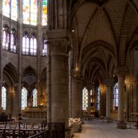 Basilique de Saint-Denis - Interior, south chevet aisle looking east