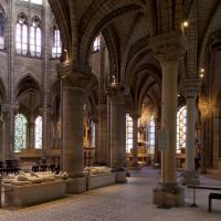 Basilique de Saint-Denis - Interior, chevet, south ambulatory looking northeast