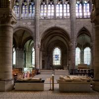 Basilique de Saint-Denis - Interior, south chevet aisle looking north