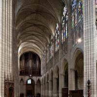 Basilique de Saint-Denis - Interior, nave facing west from crossing