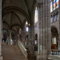 Basilique de Saint-Denis - Interior, north transept looking southeast into chevet and aisle