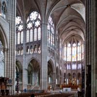 Basilique de Saint-Denis - Interior, nave looking northeast into crossing