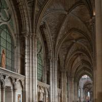 Basilique de Saint-Denis - Interior, nave, north aisle looking northeast
