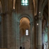 Basilique de Saint-Denis - Interior, south narthex looking north