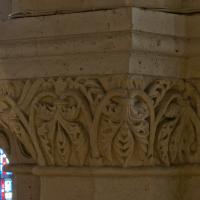 Basilique de Saint-Denis - Interior, crypt, south ambulatory, outer wall, vaulting pier capital