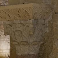 Basilique de Saint-Denis - Interior, crypt, north aisle, shaft capital