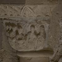 Basilique de Saint-Denis - Interior, crypt, central aisle, south dado, shaft capital
