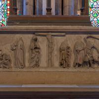 Basilique de Saint-Denis - Interior, chevet, north radiating chapel, ex situ sculpture