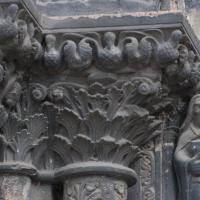 Basilique de Saint-Denis - Exterior, western frontispiece, central portal, north jamb, shaft capital