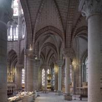 Basilique de Saint-Denis - Interior, chevet, south ambulatory looking east
