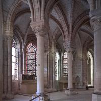 Basilique de Saint-Denis - Interior, chevet, east ambulatory looking south, radiating chapels