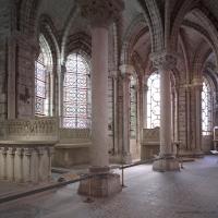 Basilique de Saint-Denis - Interior, chevet, north ambulatory looking northeast, radiating chapels