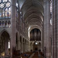 Basilique de Saint-Denis - Interior, chevet looking southwest through crossing, nave