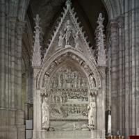 Basilique de Saint-Denis - Interior, chevet looking south, south aisle, tomb sculpture (Dagobert)
