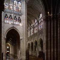 Basilique de Saint-Denis - Interior, chevet, south aisle looking northwest through south transept into south nave aisle
