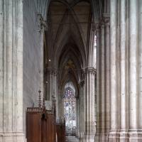 Basilique de Saint-Denis - Interior, nave, south narthex aisle looking north