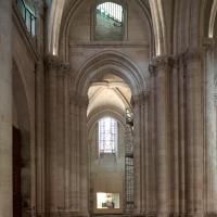 Basilique de Saint-Denis - Interior, narthex, center portal bay looking north