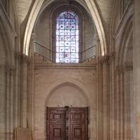 Basilique de Saint-Denis - Interior, narthex, central bay looking west, center portal elevation
