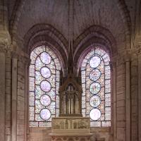 Basilique de Saint-Denis - Interior, chevet, northeast ambulatory looking northeast, radiating chapel elevation