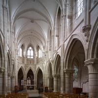 Église Notre-Dame de Saint-Père-sous-Vézelay - Interior, nave looking southeast
