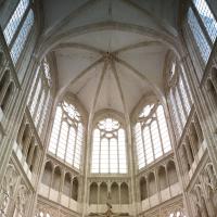 Église Saint-Thibault - Interior, chevet, triforium and clerestory