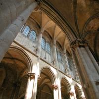 Église Notre-Dame de Semur-en-Auxois - Interior, south nave aisle looking northeast