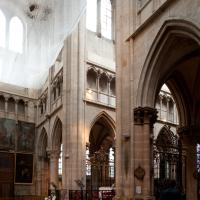Église Notre-Dame de Semur-en-Auxois - Interior, north transept and crossing from south transept