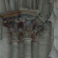 Église Notre-Dame de Semur-en-Auxois - Interior, nave, north aisle, vaulting shaft capitals