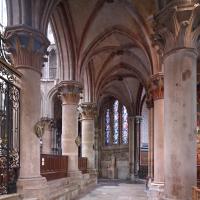 Église Notre-Dame de Semur-en-Auxois - Interior, south chevet aisle looking east