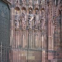 Cathédrale Notre-Dame de Strasbourg - Exterior, western frontispiece, center portal, south sculpture detail