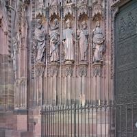 Cathédrale Notre-Dame de Strasbourg - Exterior, western frontispiece, center portal, north sculpture detail