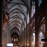 Cathédrale Notre-Dame de Strasbourg - Interior, nave looking southeast