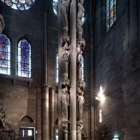 Cathédrale Notre-Dame de Strasbourg - Interior, south transept looking southwest, sculptural column