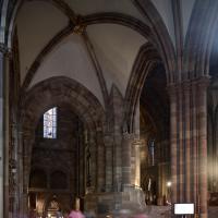 Cathédrale Notre-Dame de Strasbourg - Interior, nave, north aisle looking southeast, north transept and crossing