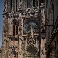 Cathédrale Notre-Dame de Strasbourg - Exterior, western frontispiece looking northeast, city view