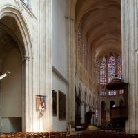 Cathédrale Saint-Gatien de Tours - Interior, chevet elevation form nave