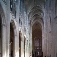 Cathédrale Saint-Gatien de Tours - Interior, nave looking northeast