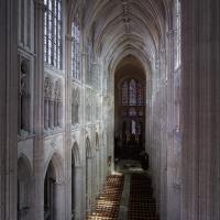 Cathédrale Saint-Gatien de Tours - Interior, nave, triforium level, looking east