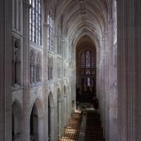 Cathédrale Saint-Gatien de Tours - Interior, nave, triforium level, looking east