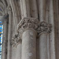 Église de la Trinité de Vendôme - Interior, chevet, south clerestory, vaulting shaft capitals