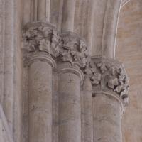 Église de la Trinité de Vendôme - Interior, chevet, northeast crossing pier, transverse arch, shaft capitals