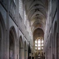 Église de la Trinité de Vendôme - Interior, nave looking east