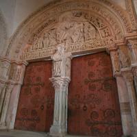 Église Sainte-Marie-Madeleine de Vézelay - Interior, narthex, central portal