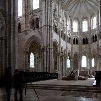 Église Sainte-Marie-Madeleine de Vézelay - Interior, nave looking into crossing and chevet